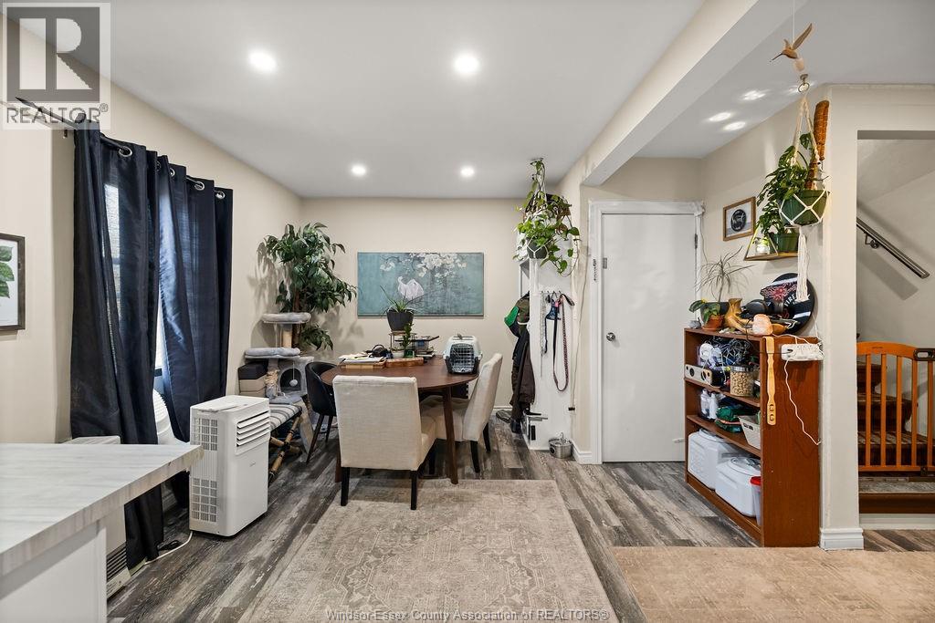 1539 HOWARD - 10