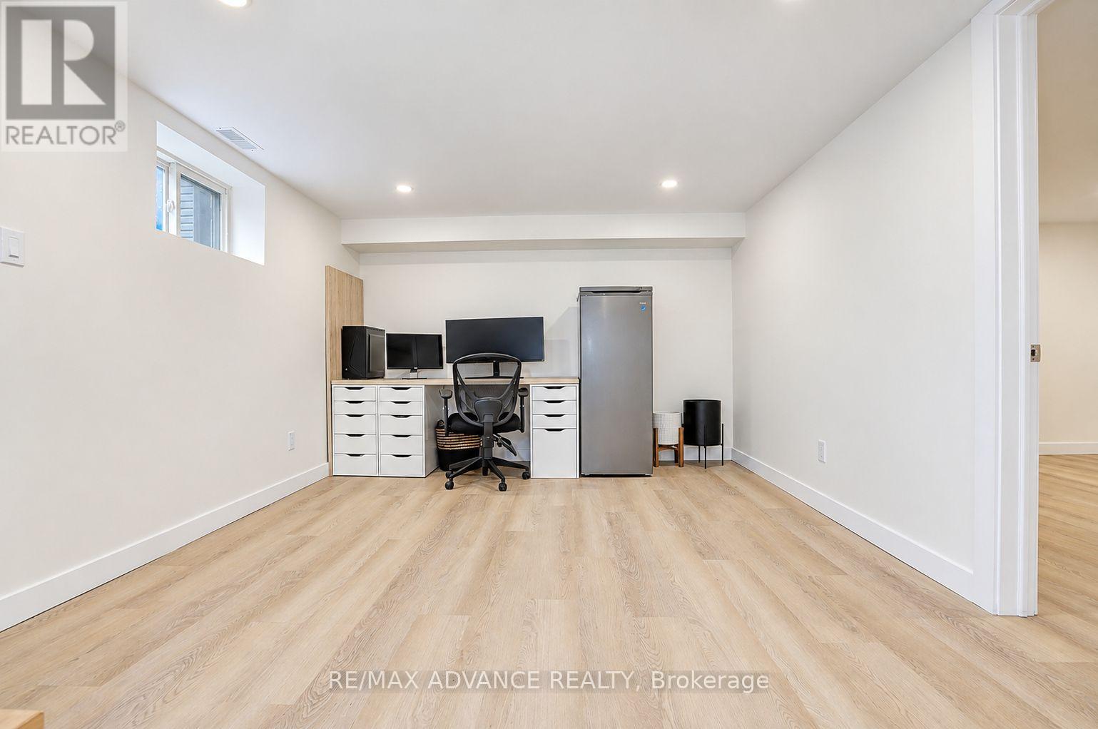 39 JANET BOULEVARD - 31