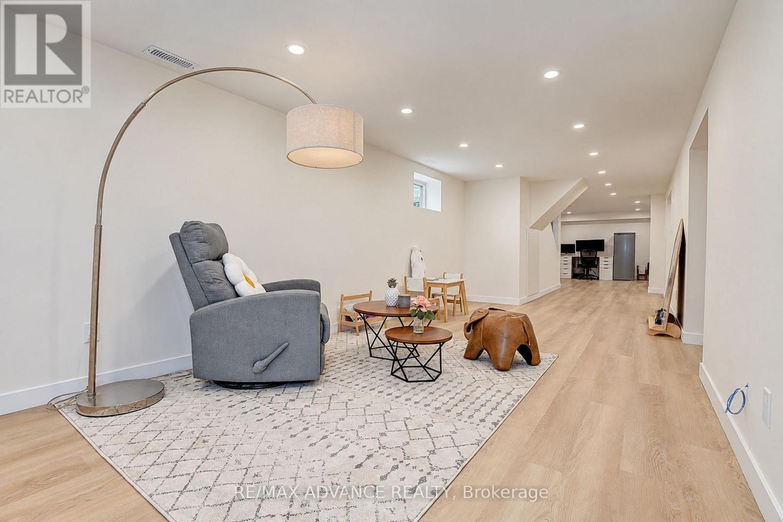 39 JANET BOULEVARD - 37