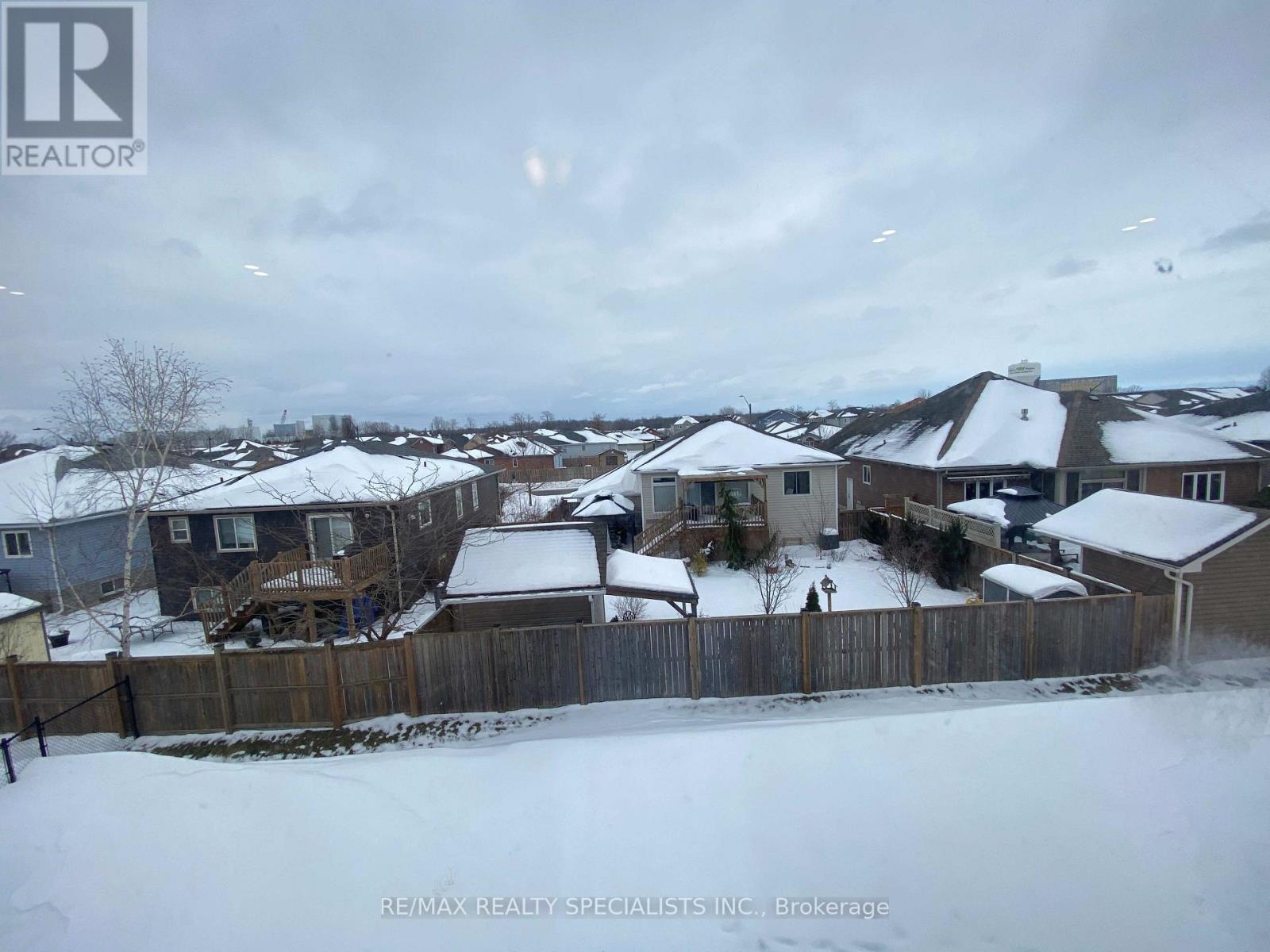 17 Oriole Crescent — photo 34