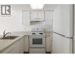 Primary Bedroom - 3140 Wilson Street Unit# 916, Penticton, BC V2A7K4 Photo 6