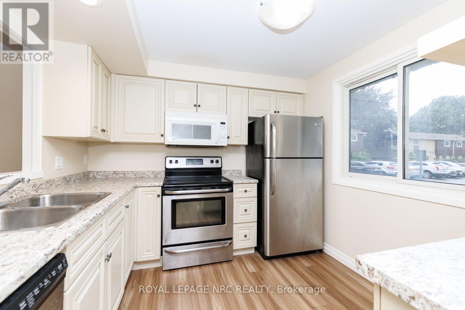 #44 50 LAKESHORE ROAD - 5