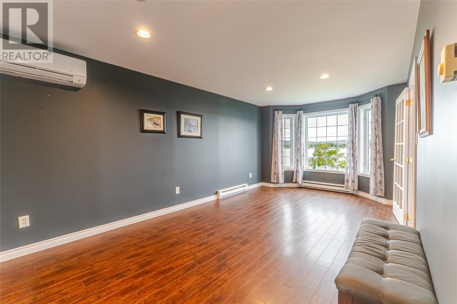 214 George Mercer Drive - 4