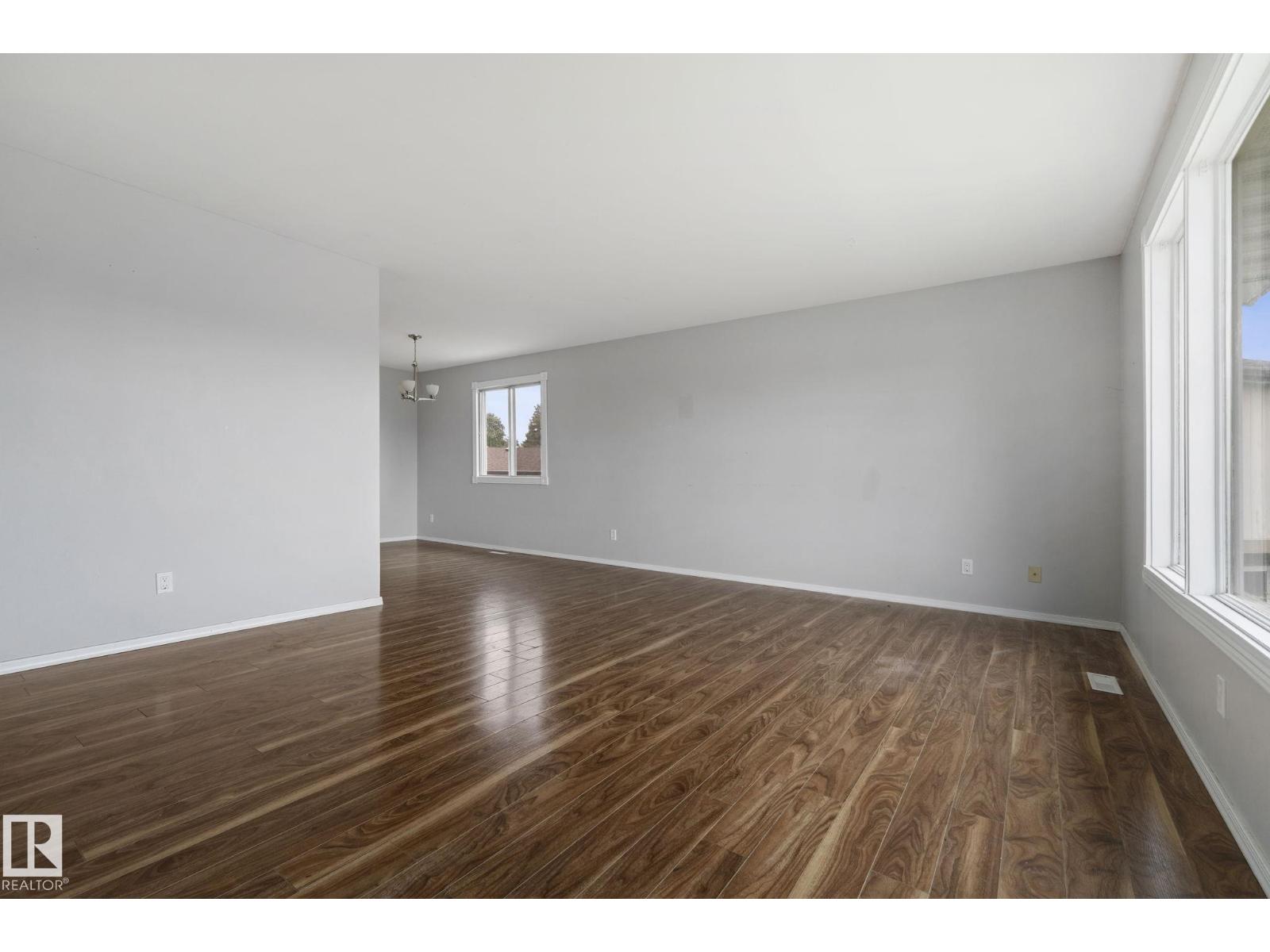 6 CAMPBELL CRES E - 6