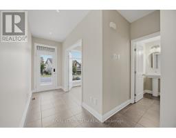 Bathroom - 373 Huntsville Drive, Ottawa, ON K2T0H5 Photo 7