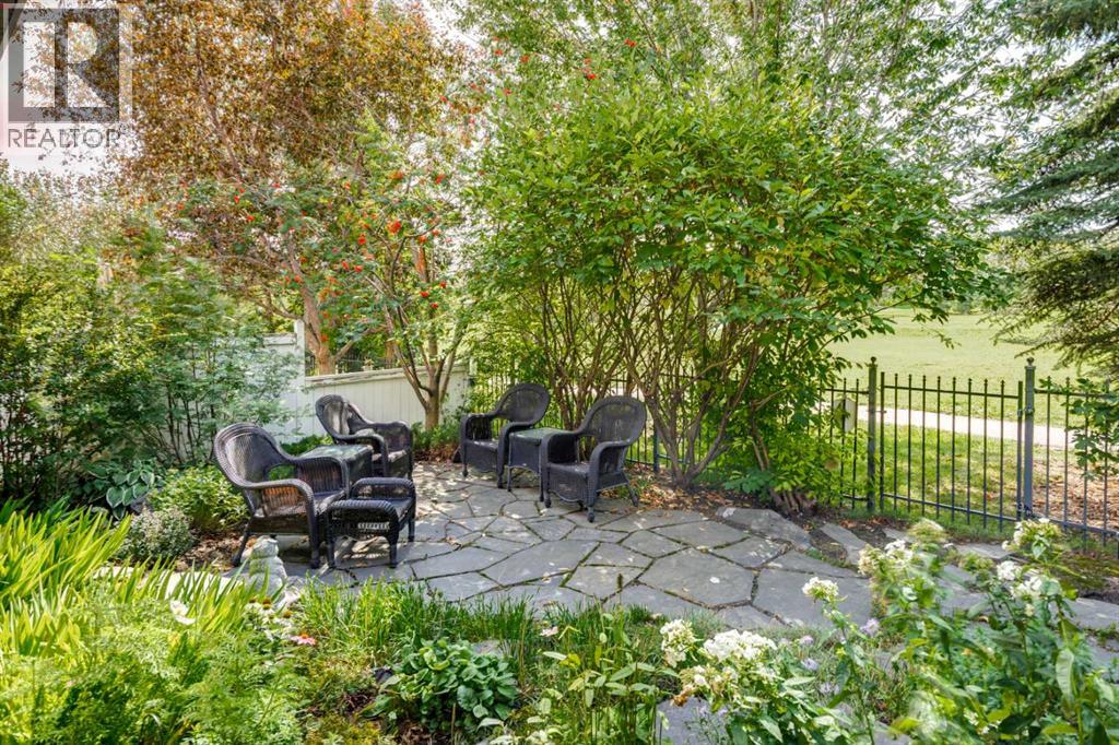 2143 Vimy Way SW - photo 45