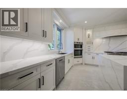 Dining room - 61 Schweitzer Street, Kitchener, ON N2K1B5 Photo 17