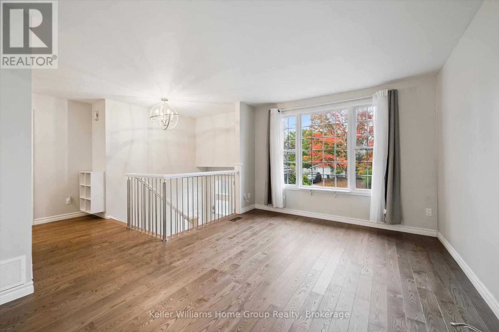 497 FORFAR STREET E - 5
