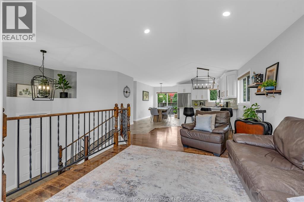 389 DONLON - 12