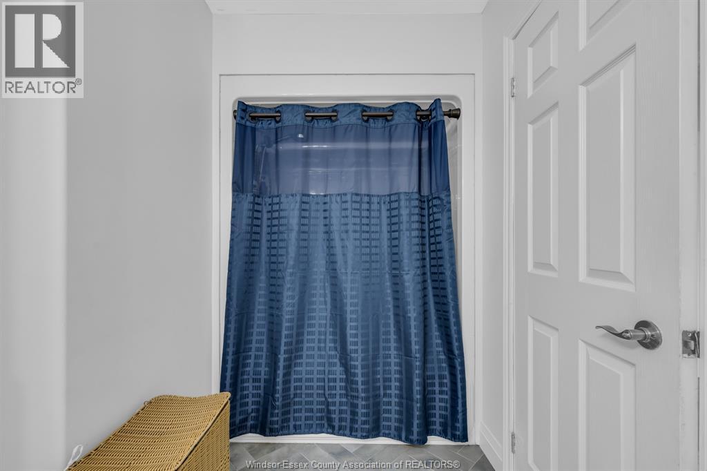 389 DONLON - 19