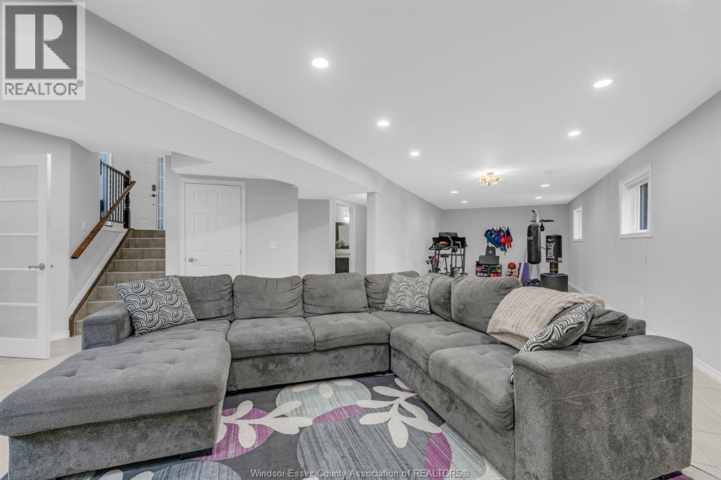 389 DONLON - Image 28