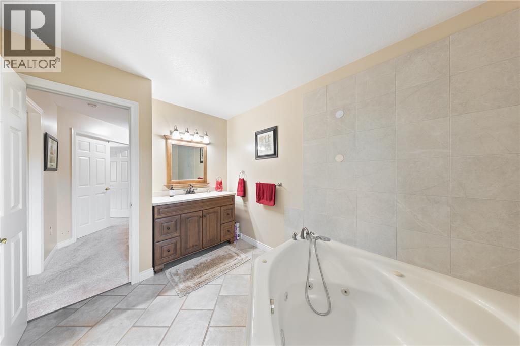 1252 Downie ROAD - 19