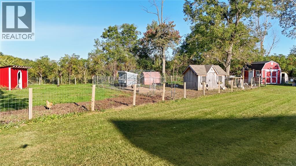 1252 Downie ROAD - Image 30