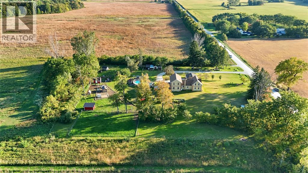 1252 Downie ROAD - Image 39