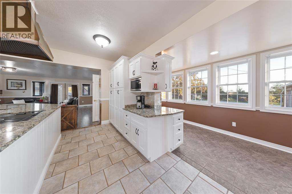 1252 Downie ROAD - 6
