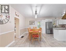 Kitchen/Dining room - 1252 Downie Road, Dawn Euphemia, ON N0P1C0 Photo 10