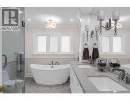 590 Gagnon Place, Newmarket, ON L3X1V8 Photo 17
