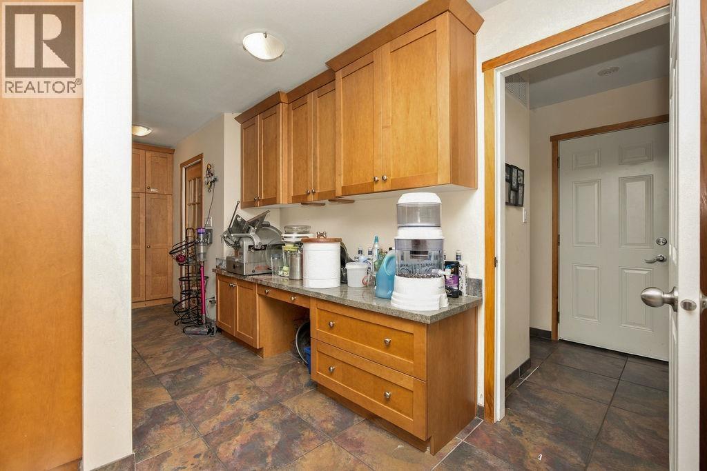 475 HARRY ROAD, Gibsons