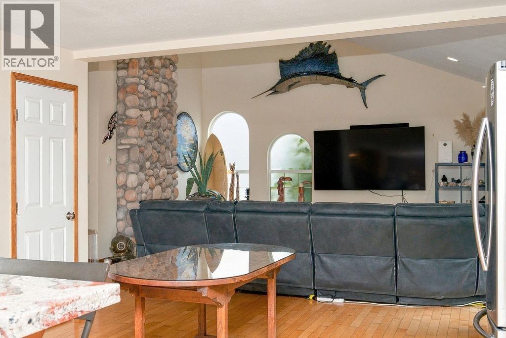 475 HARRY ROAD, Gibsons