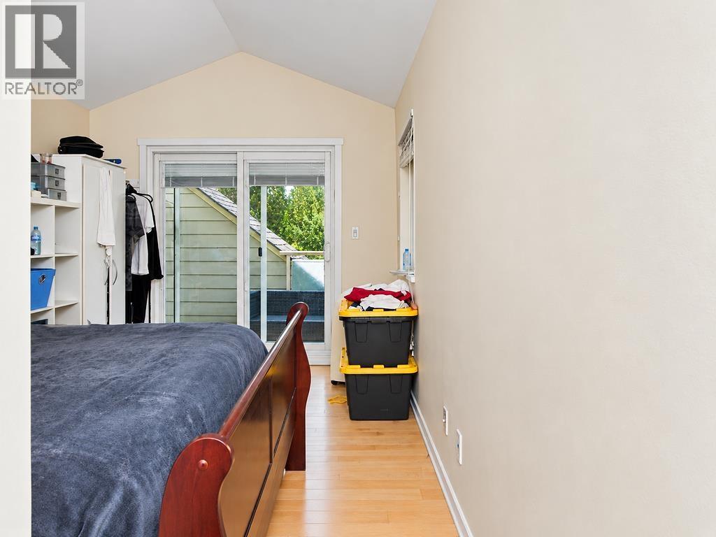475 HARRY ROAD, Gibsons