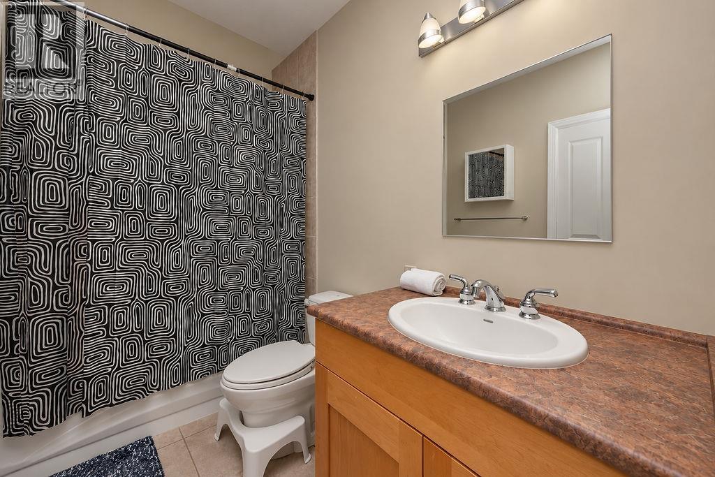 475 HARRY ROAD, Gibsons