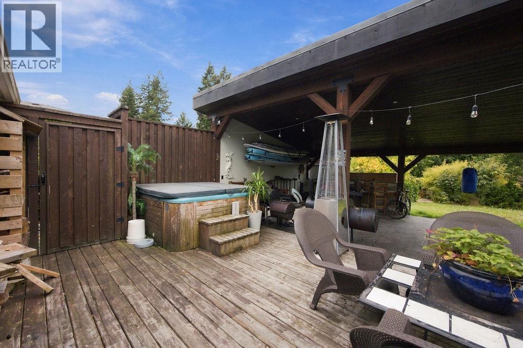 475 HARRY ROAD, Gibsons
