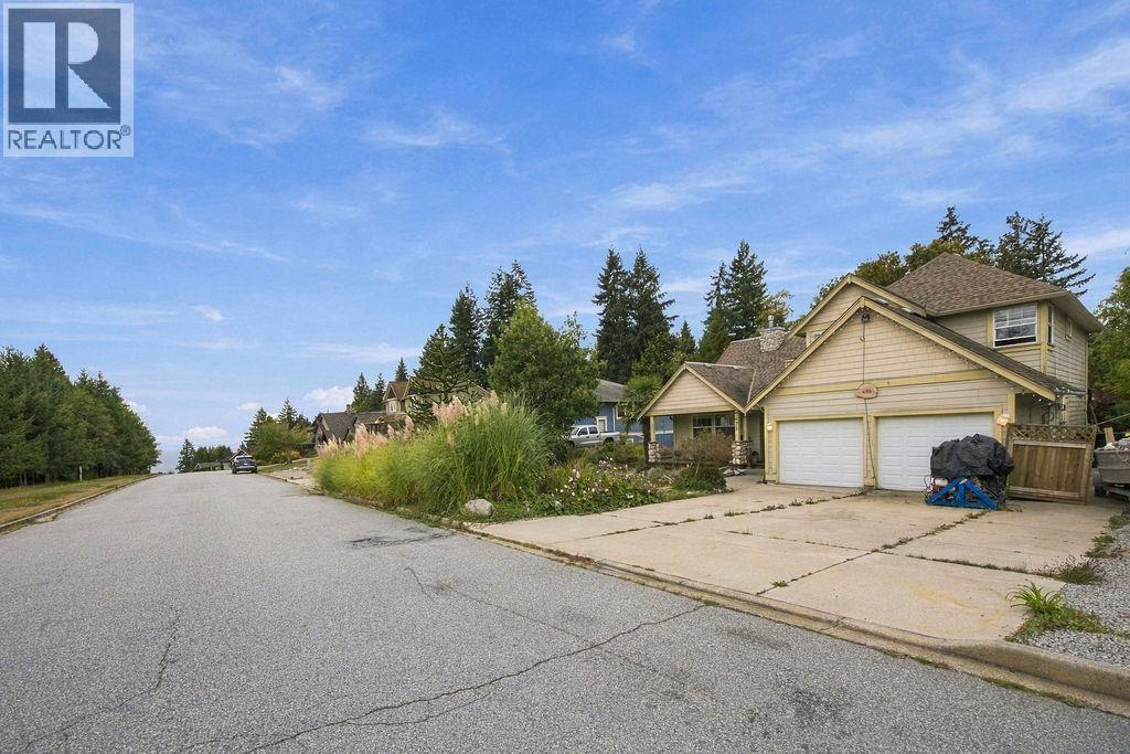 475 HARRY ROAD, Gibsons