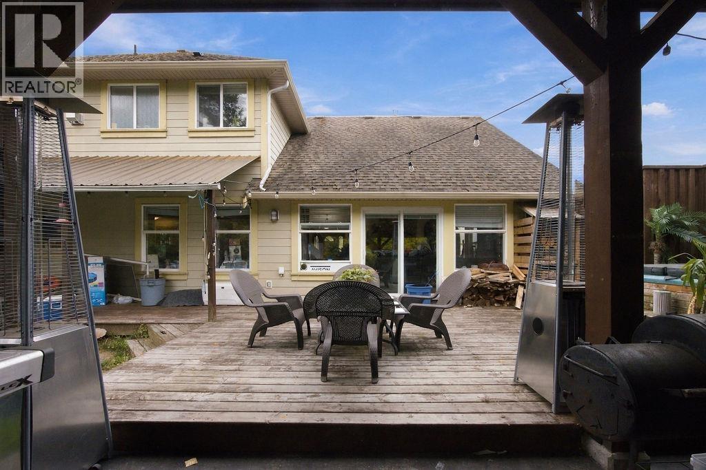 475 HARRY ROAD, Gibsons
