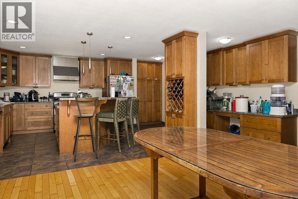 475 HARRY ROAD, Gibsons