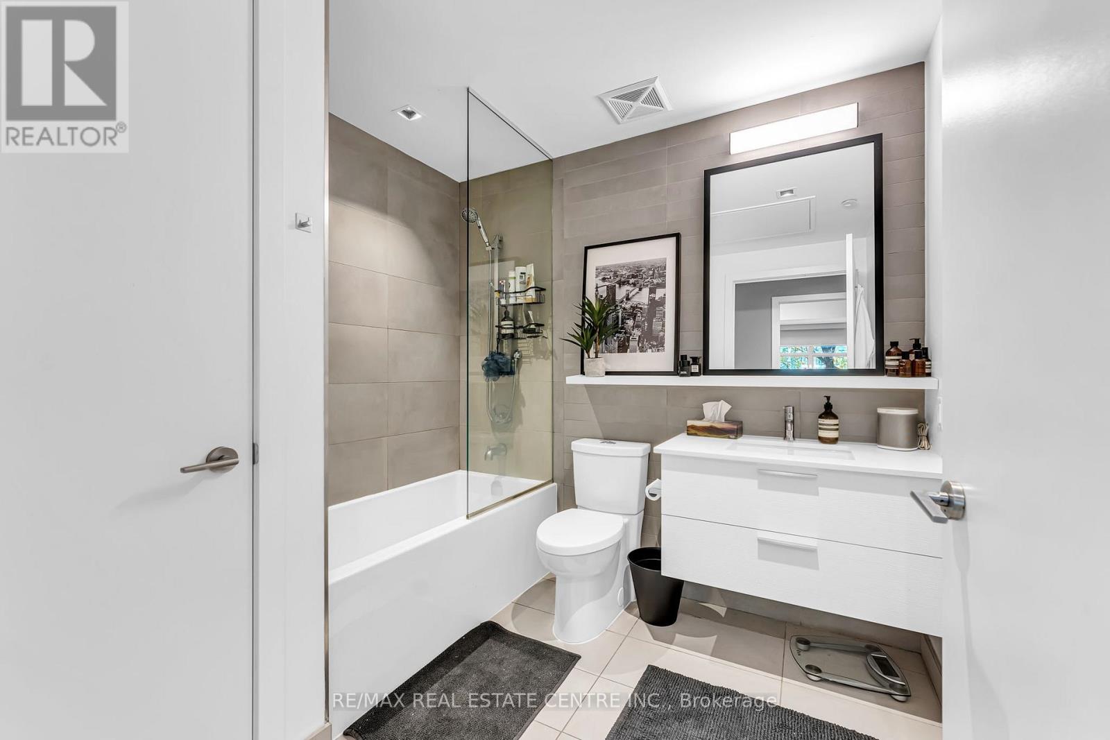 #306 501 ADELAIDE STREET W - 22