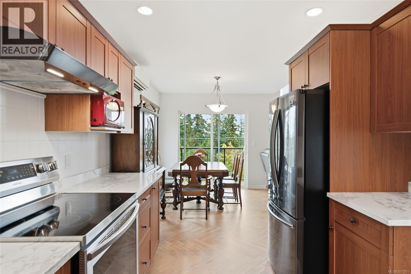523 Louise Rd - 13