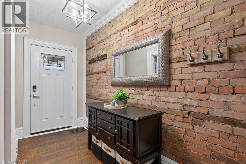 427 JACKSON Street W - 4