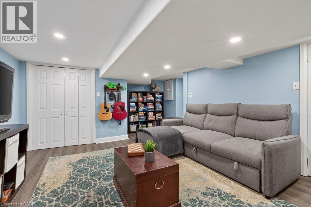 427 JACKSON Street W - Image 27
