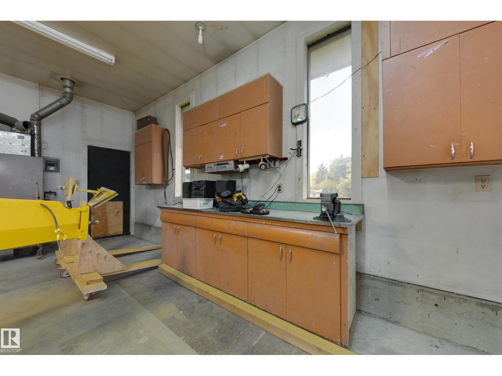 59 SPRUCE AV - 32
