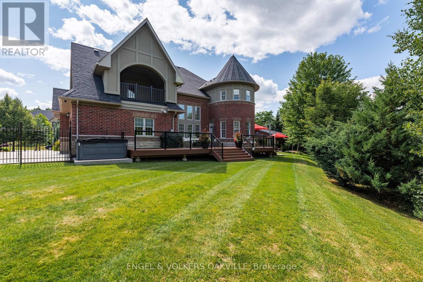 33 BARRACLOUGH BOULEVARD - 16