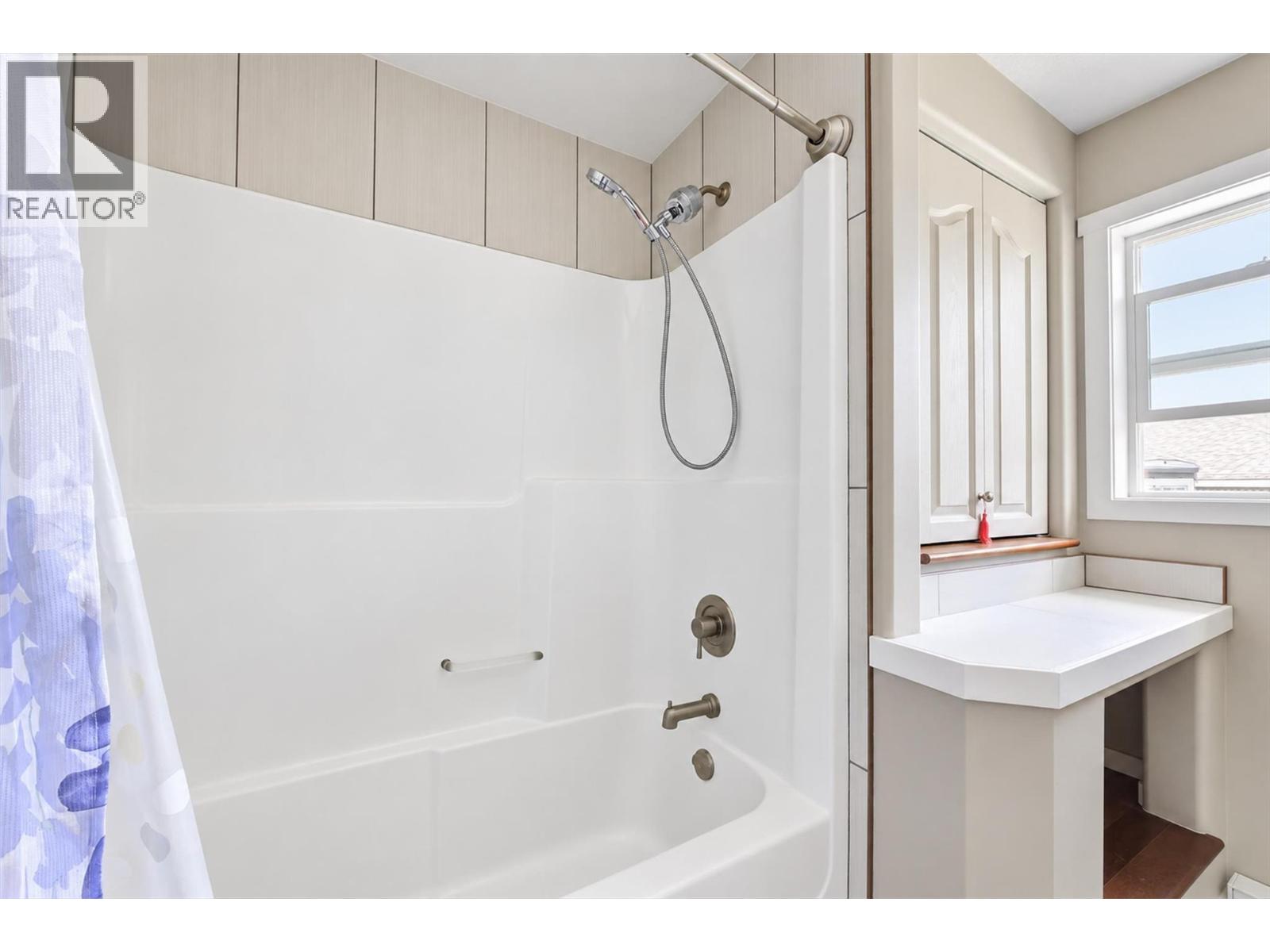  674 Muir Road, Kelowna