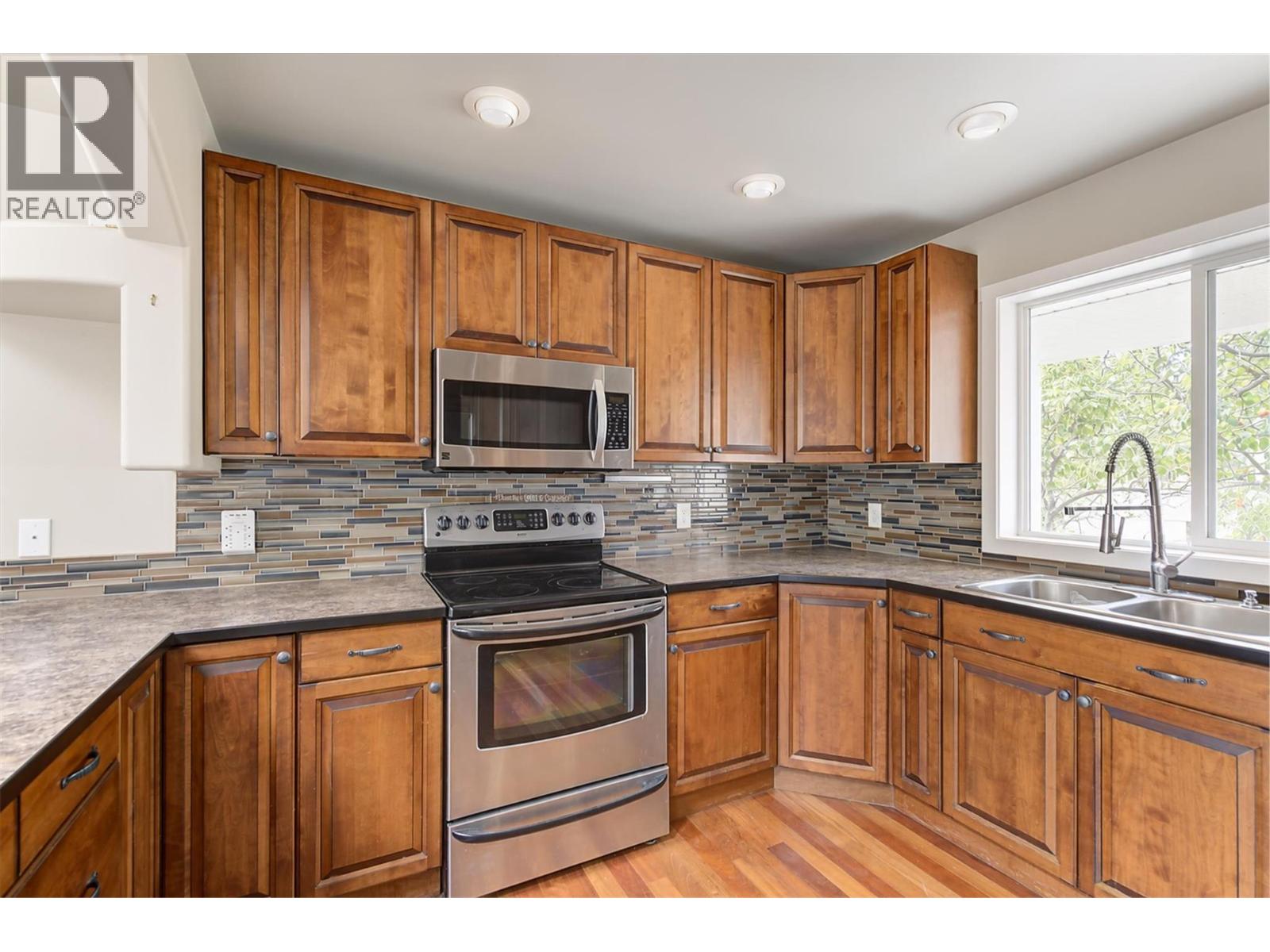  674 Muir Road, Kelowna