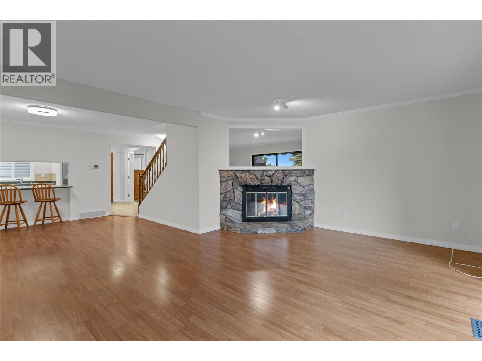 #3 1675 Thayer Court - 4