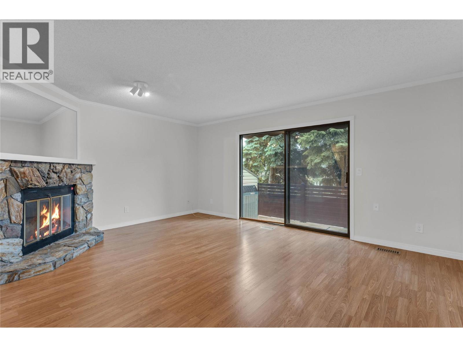 #3 1675 Thayer Court - 6