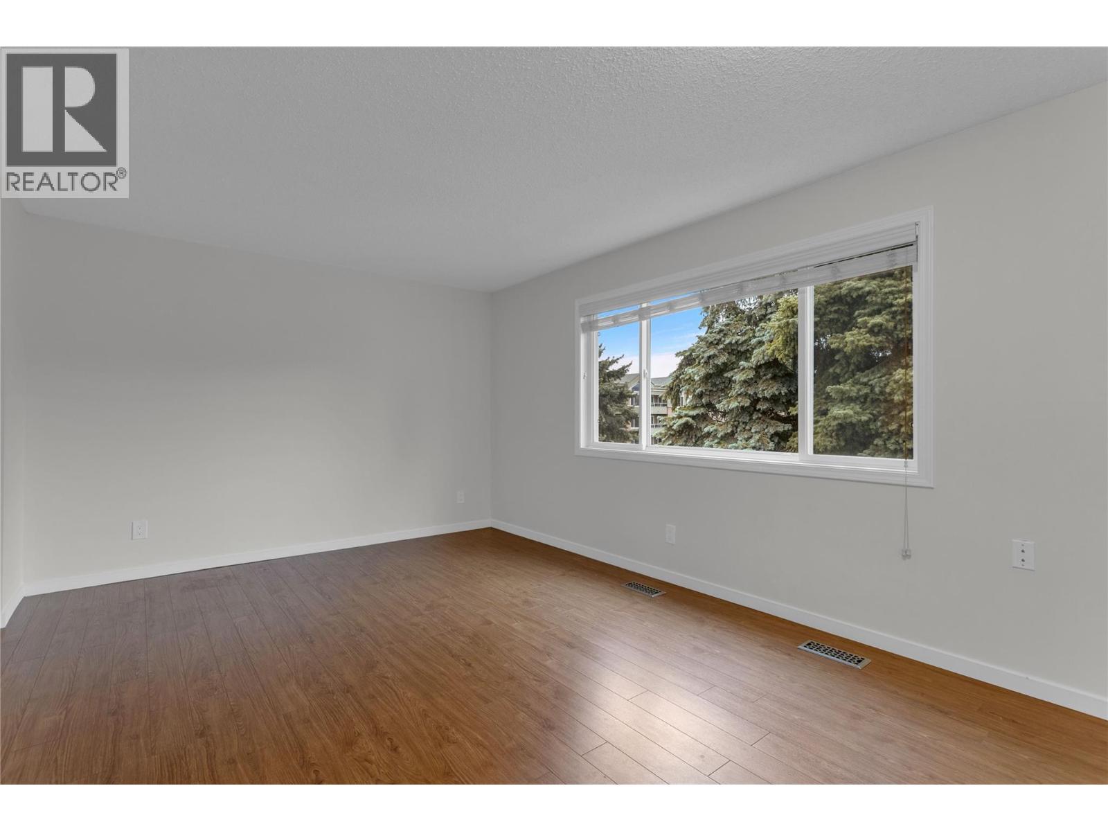 #3 1675 Thayer Court - 20