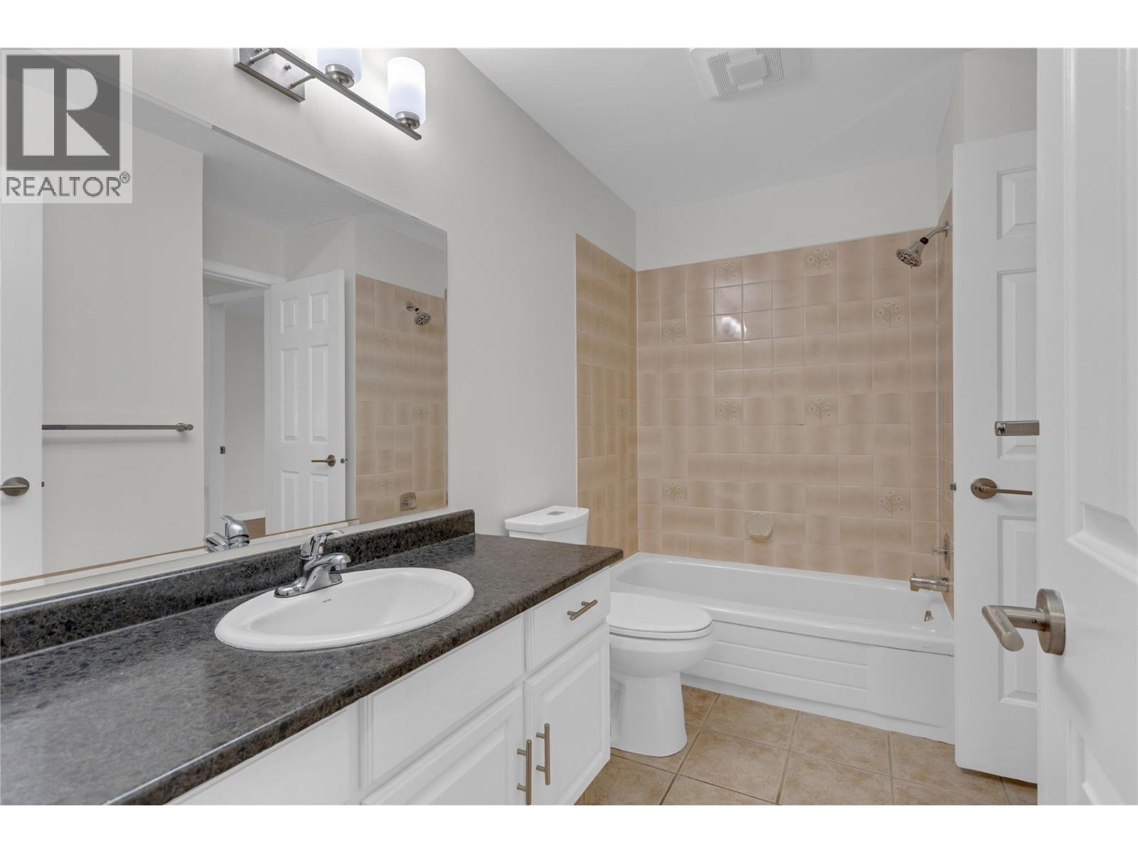 3 1675 Thayer Court, Kelowna