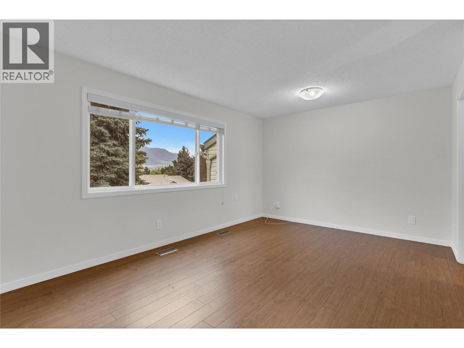 #3 1675 Thayer Court - 18
