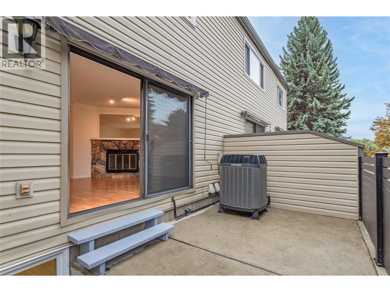 3 1675 Thayer Court, Kelowna
