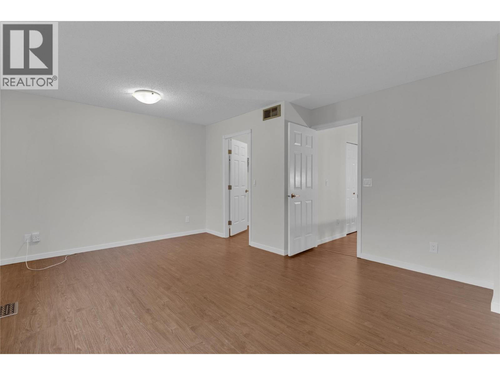 3 1675 Thayer Court, Kelowna