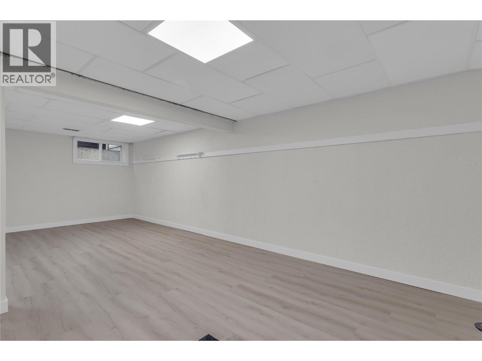 3 1675 Thayer Court, Kelowna