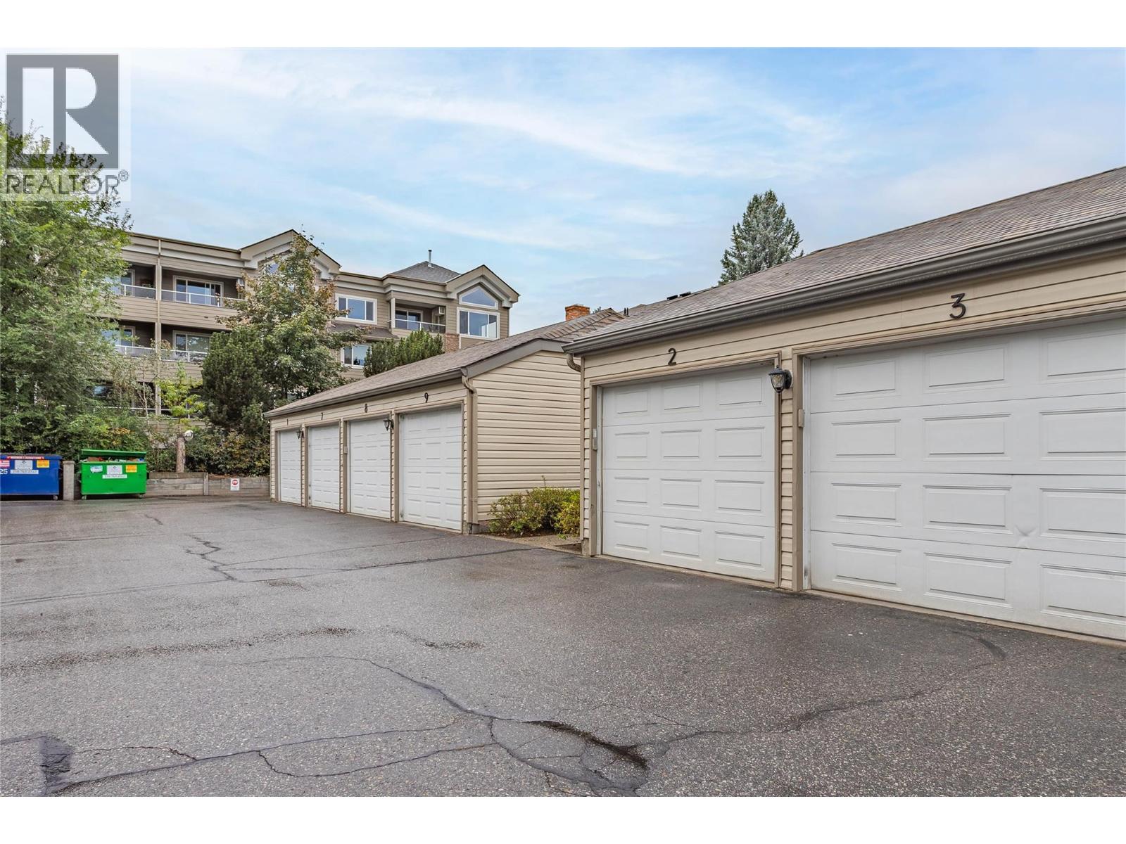 3 1675 Thayer Court, Kelowna