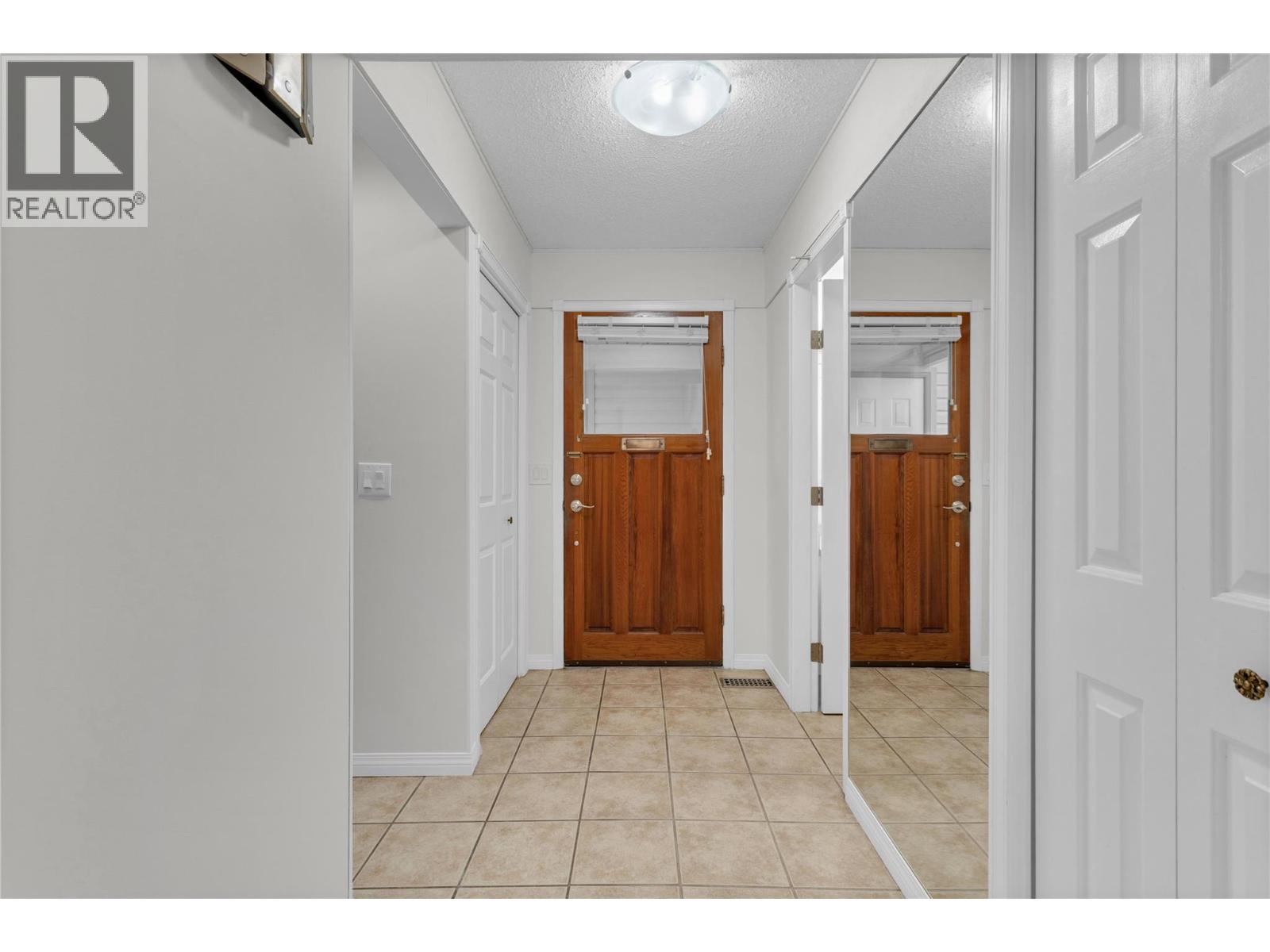 3 1675 Thayer Court, Kelowna