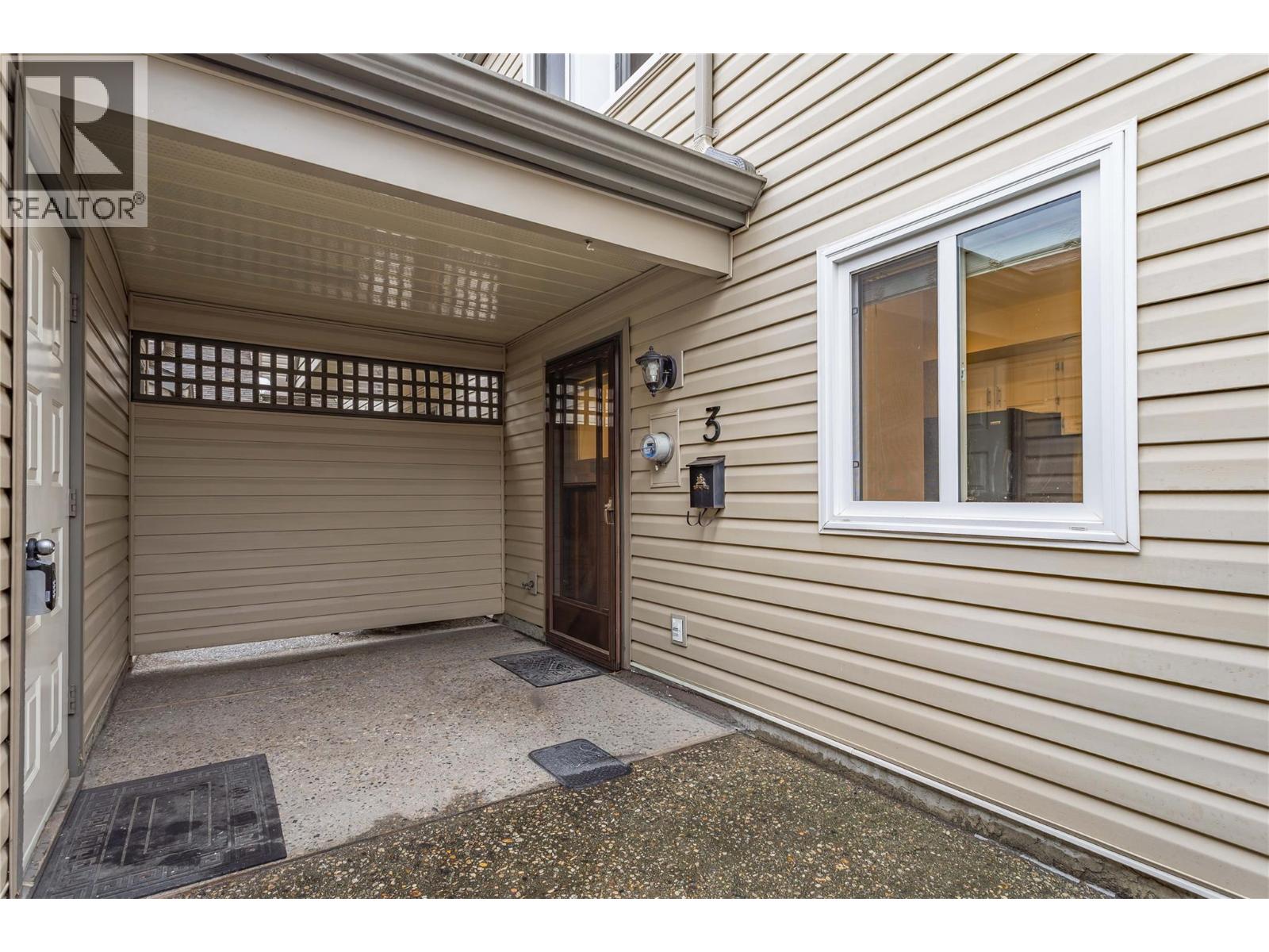 3 1675 Thayer Court, Kelowna