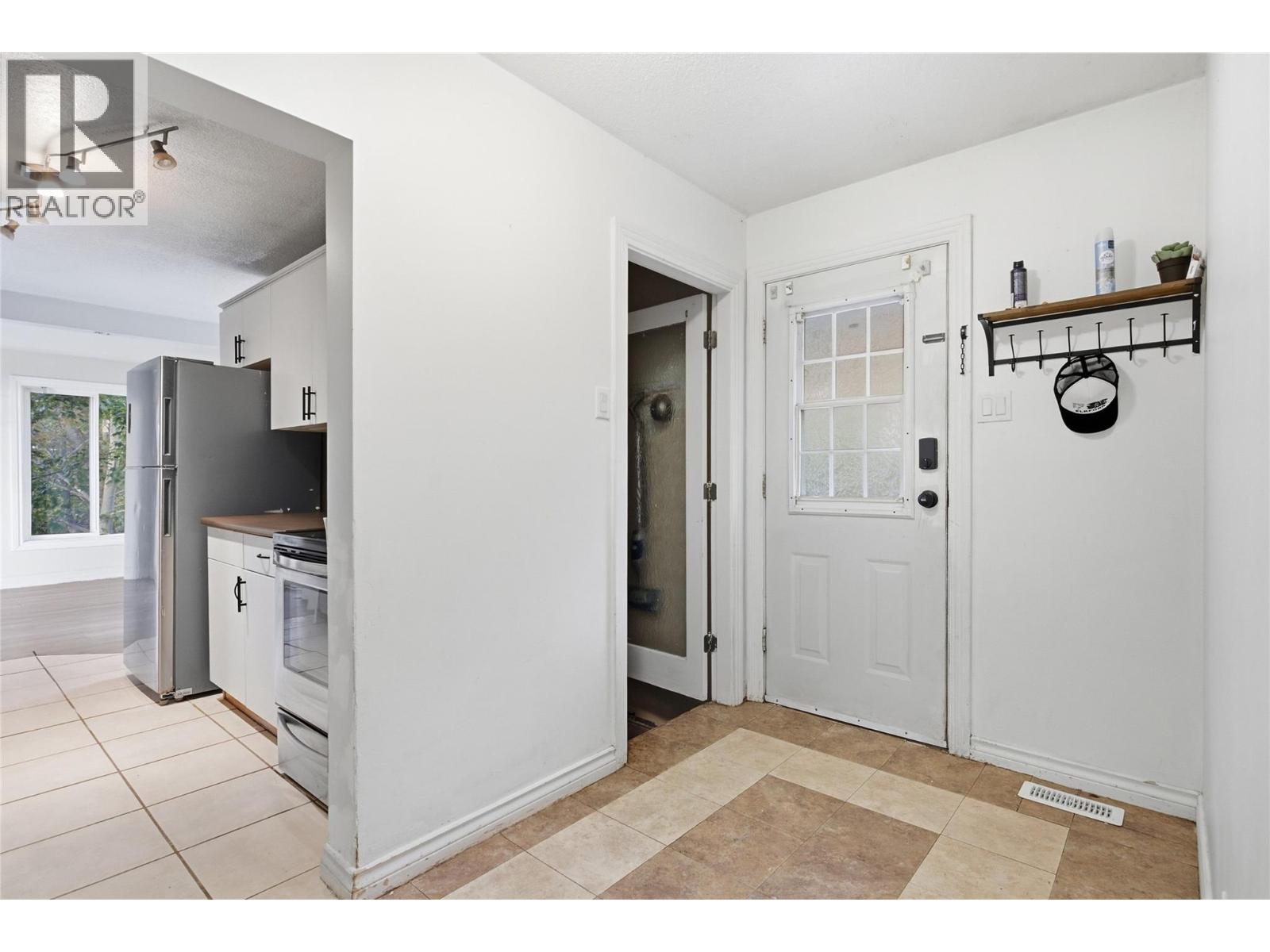 1202 CRESTWOOD Drive - 2
