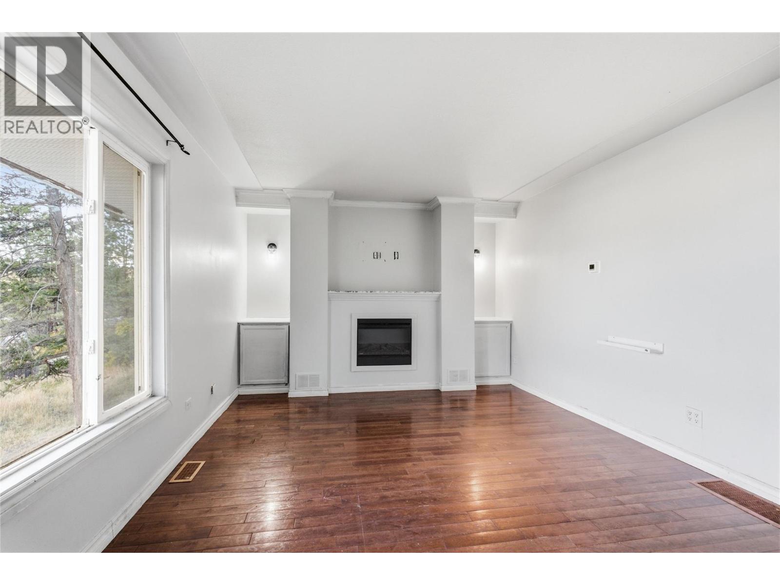 1202 CRESTWOOD Drive - 14